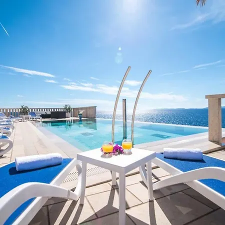 Sofia Zavalatica Villa