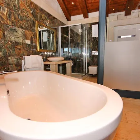 Sofia Zavalatica * Čara