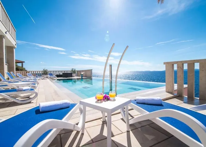 Sofia Zavalatica Vila