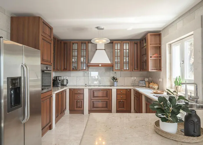 Vila Sofia Zavalatica