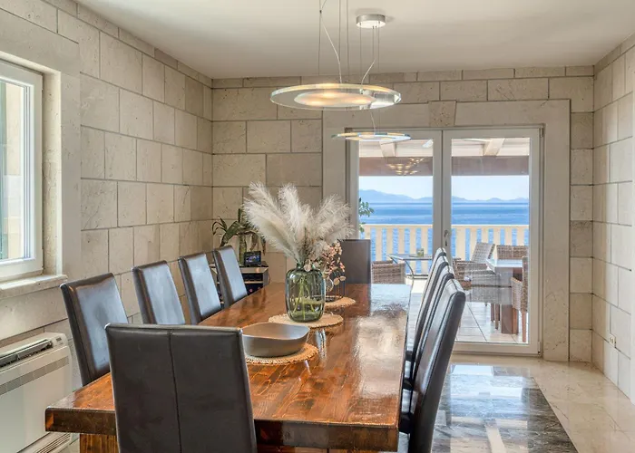 Sofia Zavalatica Vila