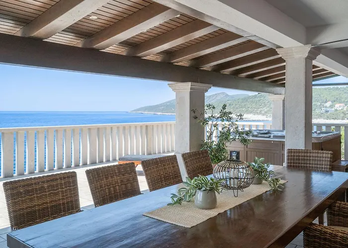 Vila Sofia Zavalatica *