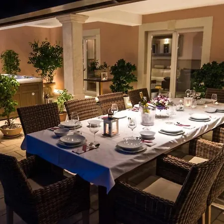 Sofia Zavalatica Villa