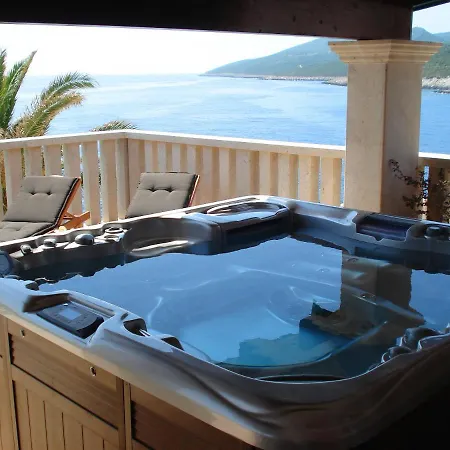 Sofia Zavalatica Villa