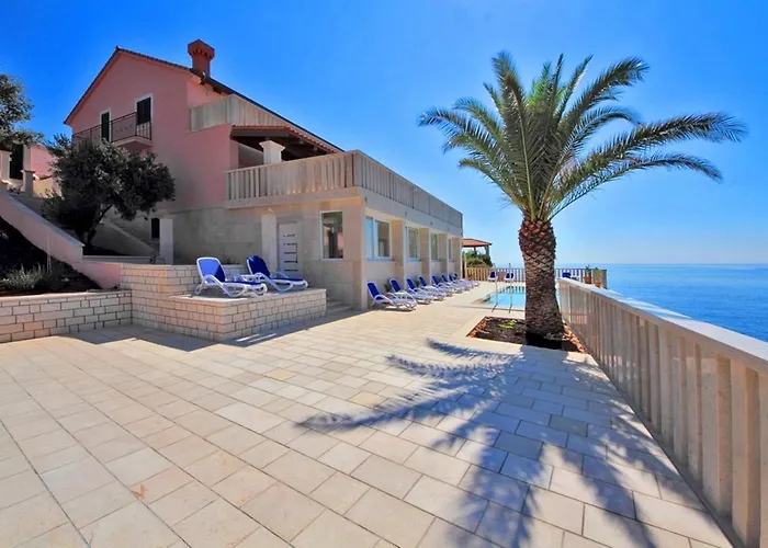 Vila Sofia Zavalatica Cara